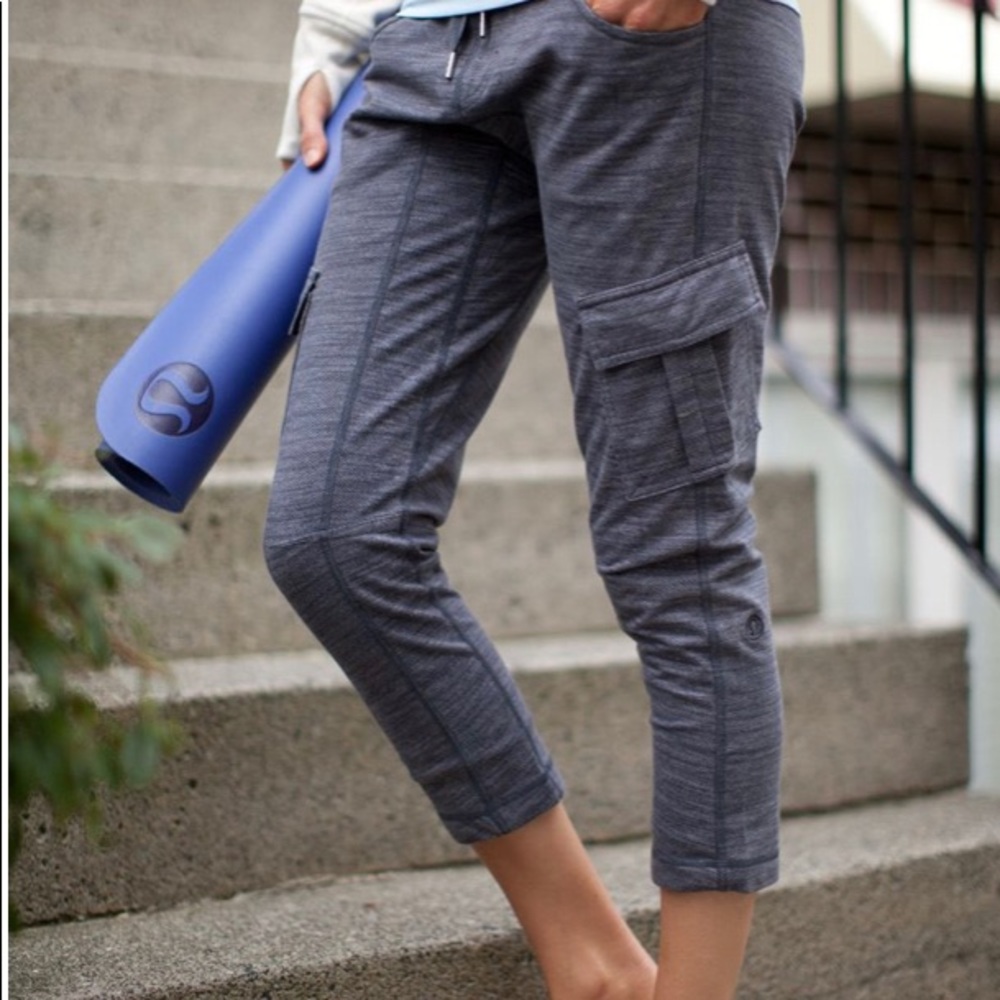 Lululemon Carry & go pant size 4